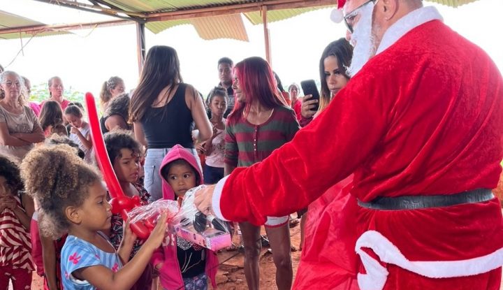 Com as campanhas Brinquedo do Bem e Alimento do Bem, RICtv faz um Natal mais alegre para milhares de famílias paranaenses