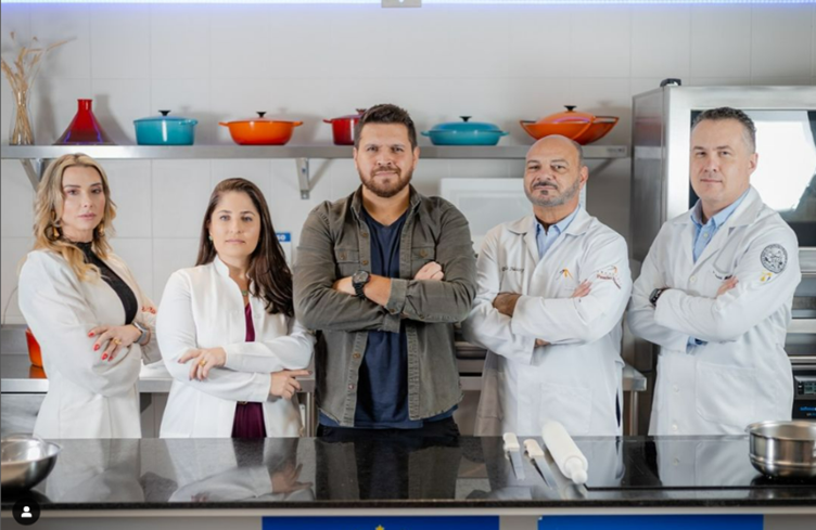 Boa mesa e muita saúde: reality desafia médicos na cozinha