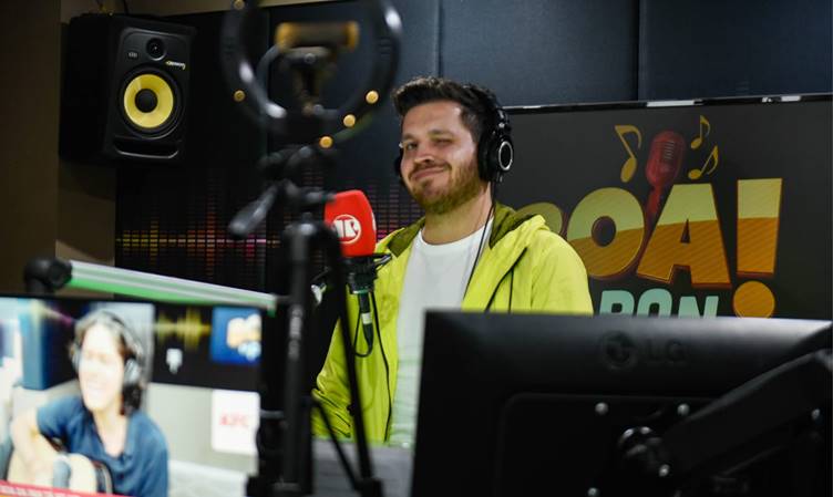 30 anos de sucesso: Jovem Pan FM Curitiba traz novidades na programação e ainda mais conexão com o público